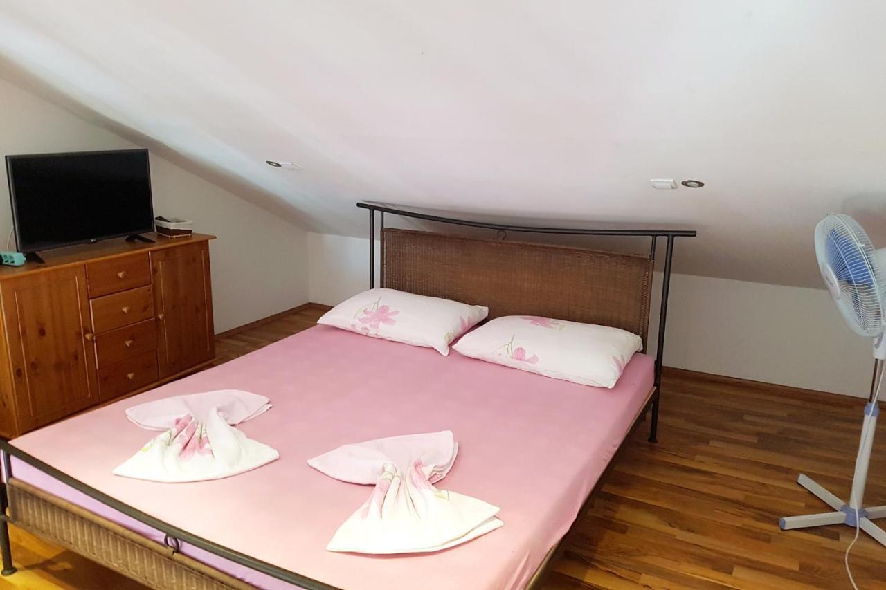 Apartments By The Sea Gradac, Makarska - 6661 グラダツ エクステリア 写真