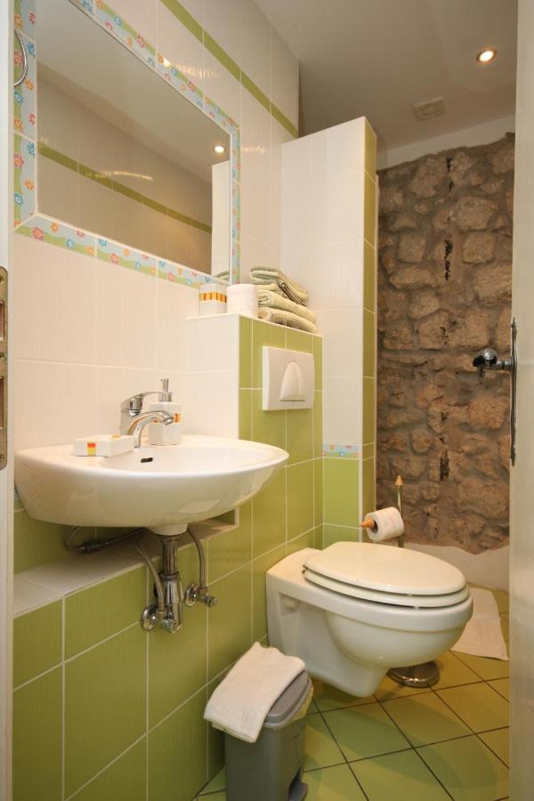 Apartments By The Sea Gradac, Makarska - 6661 グラダツ エクステリア 写真